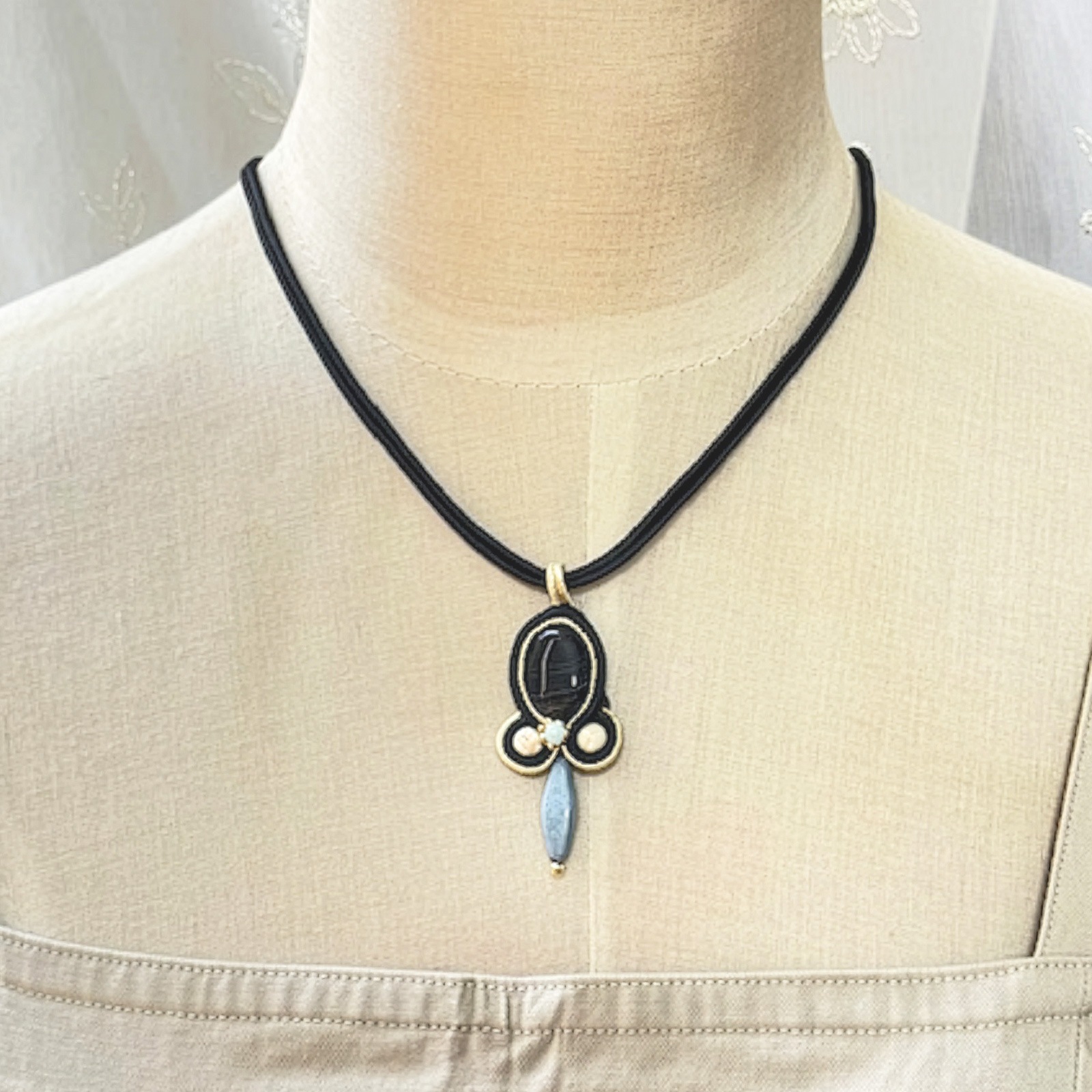 ラウンドシェイプで作るペンダント~クリオネ~ ブラック