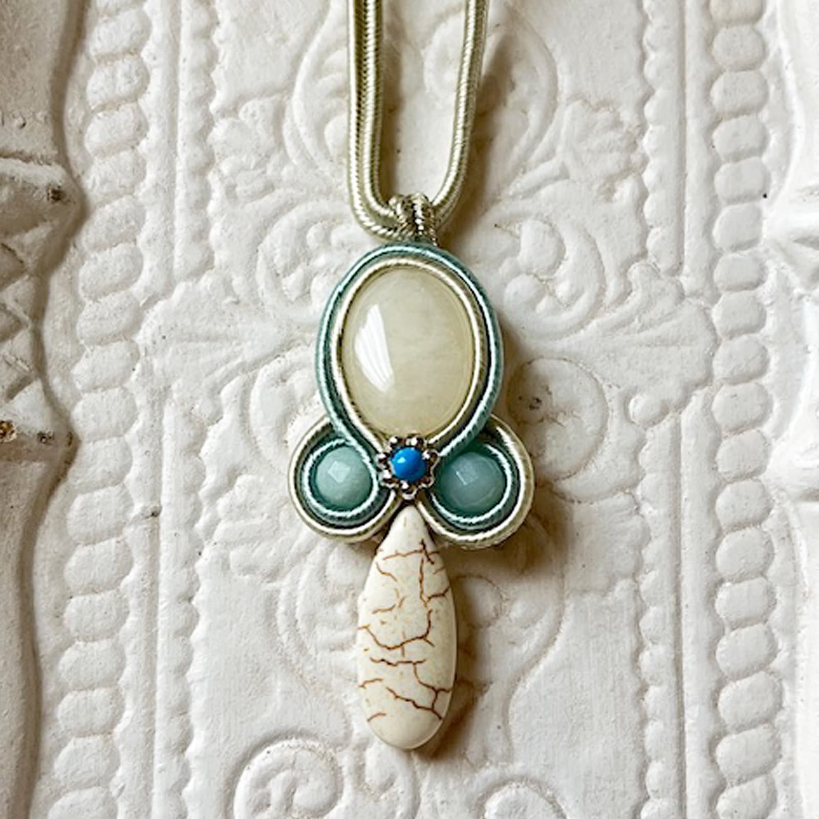 ラウンドシェイプで作るペンダント~クリオネ~ ブラック