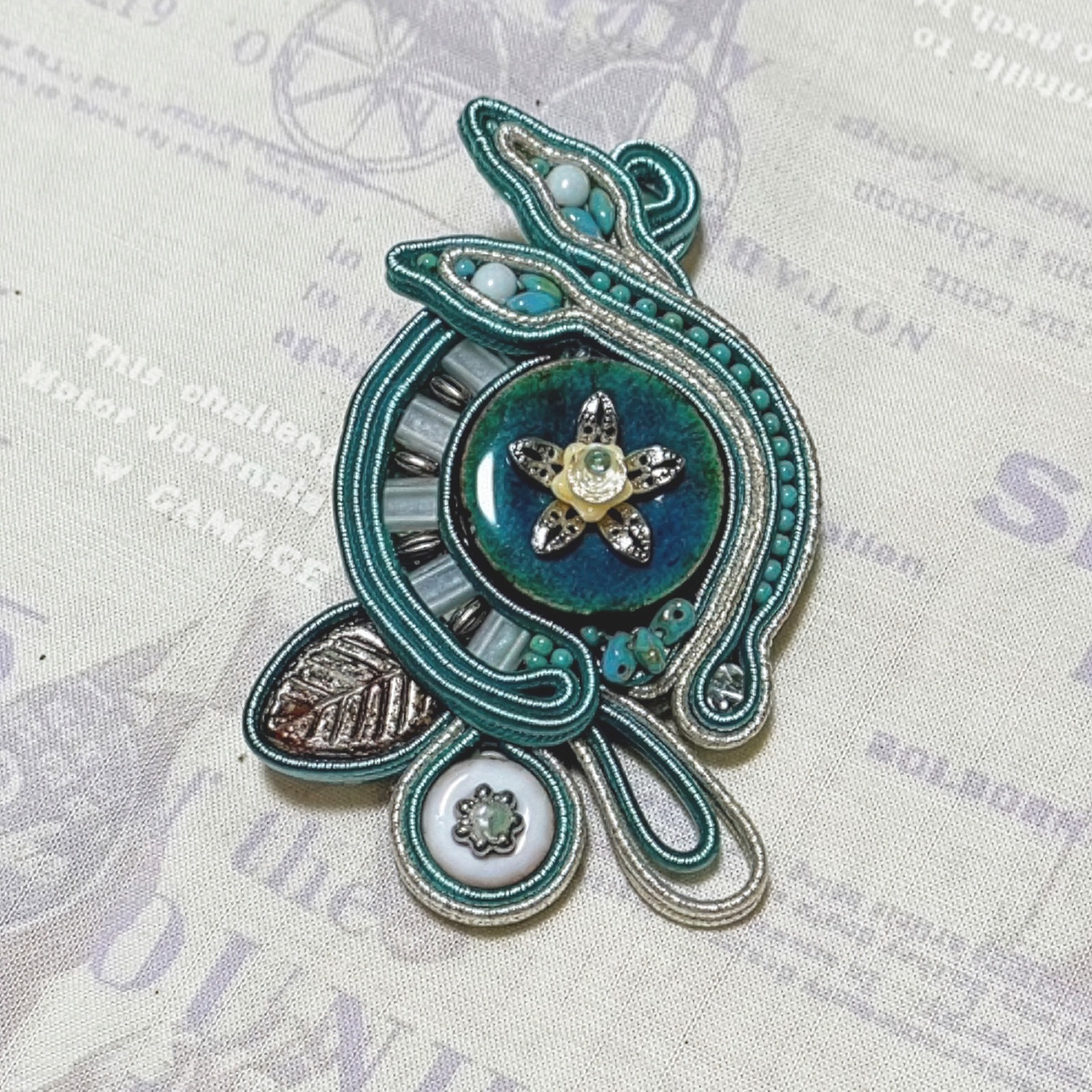 ラダーシェイプで作るブローチ＆ペンダント～萌～（もえ） ターコイズ