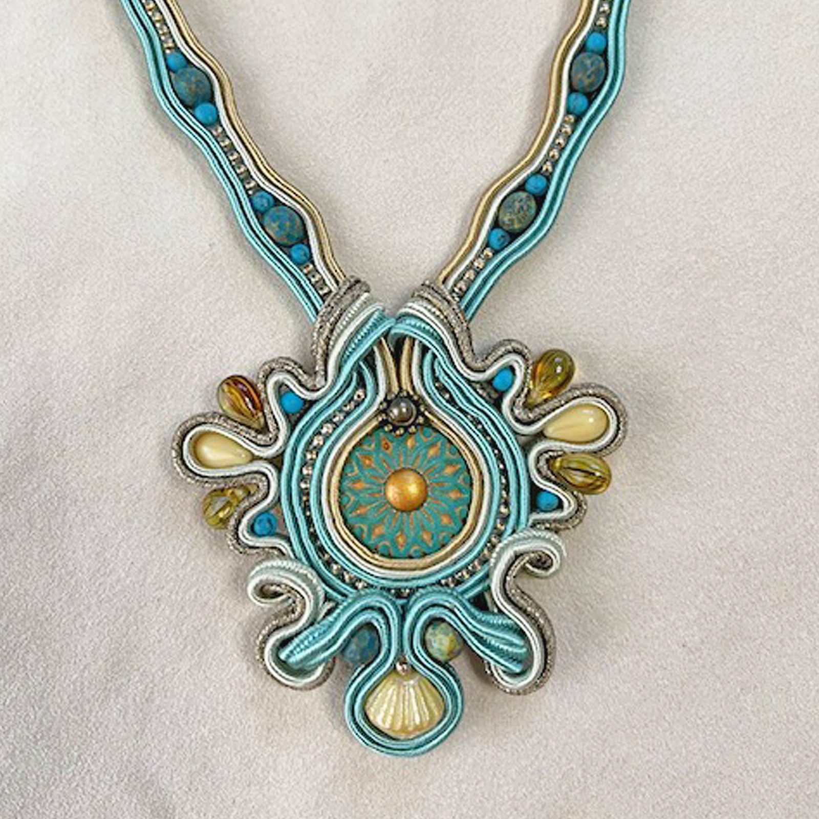 ステッチ＆ソウタシエ技法で作る～遥（はるか）～