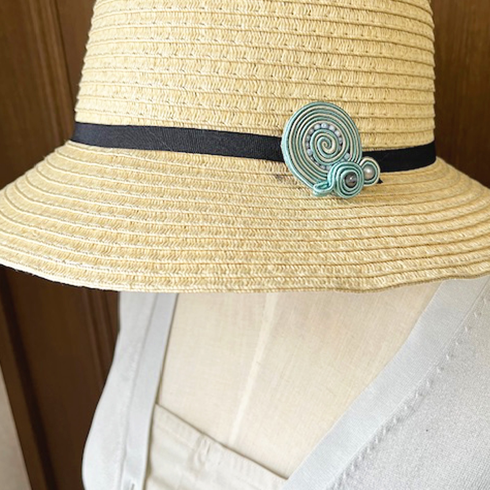 ソウタシエで作るブローチ～渦（うず）～ ブルー