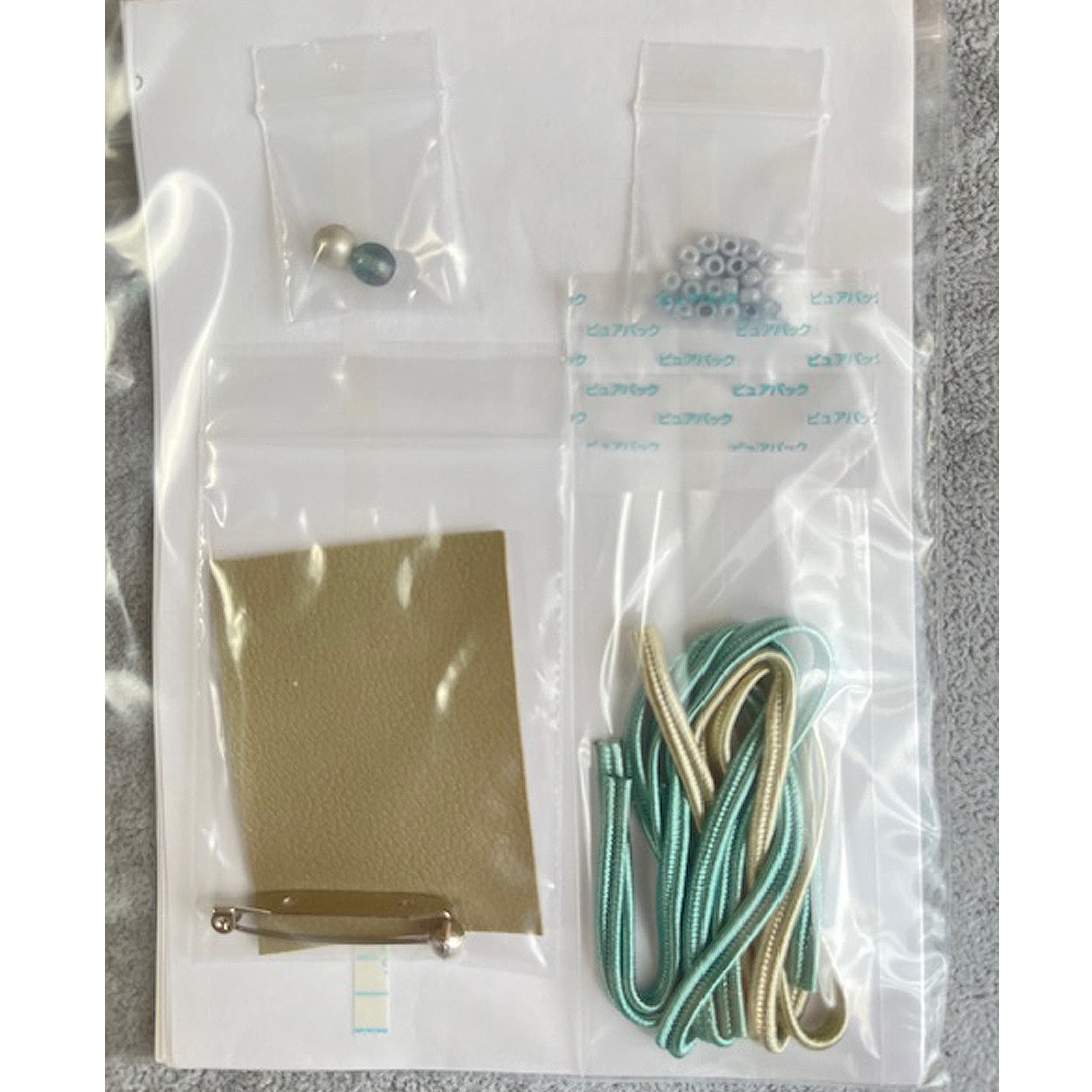 ソウタシエで作るブローチ～渦（うず）～ ブルー