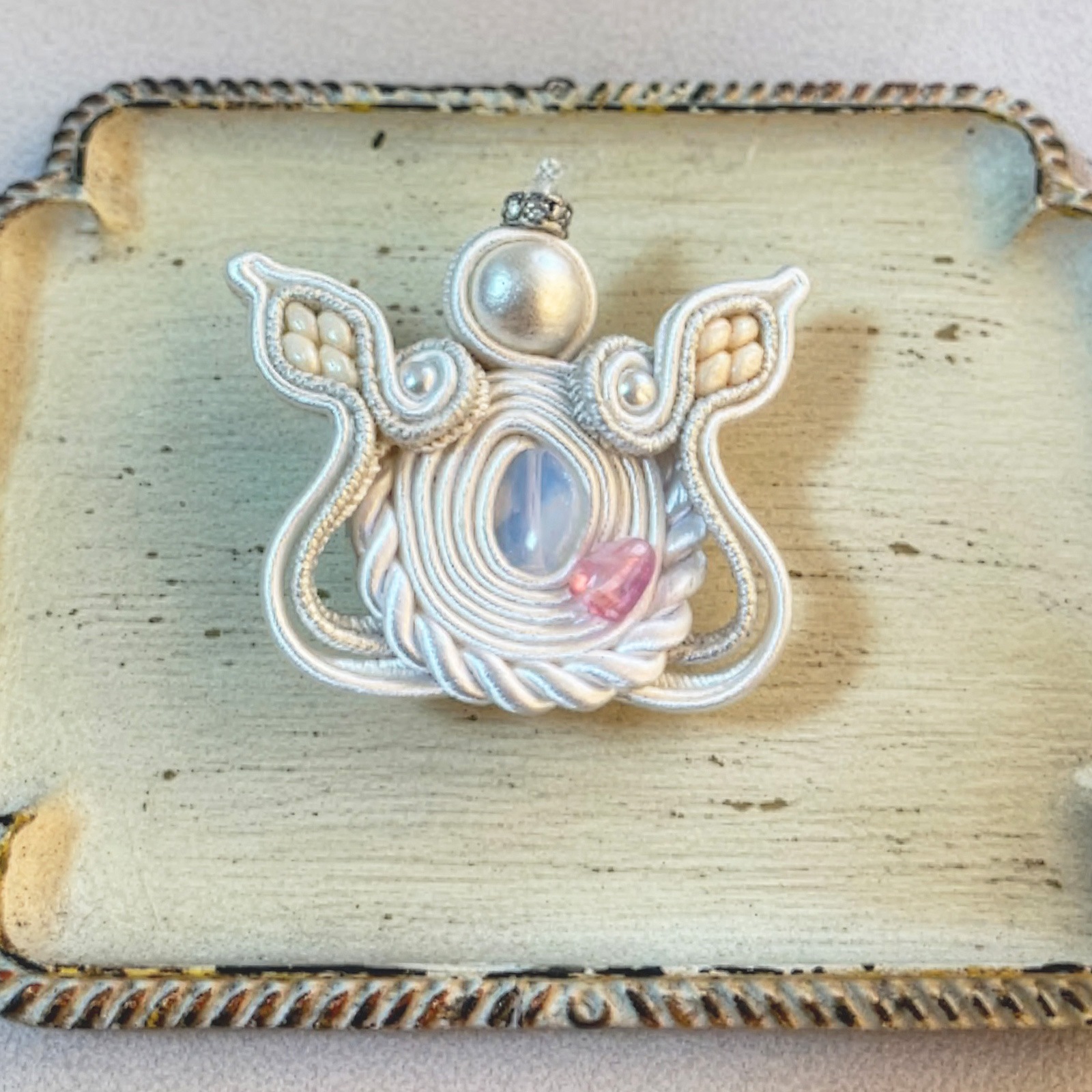 ソウタシエブローチ～天使～ ホワイト