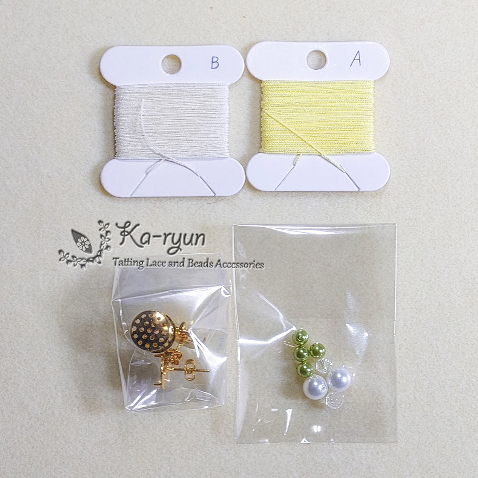 レースフラワーのプチピアス／イエロー