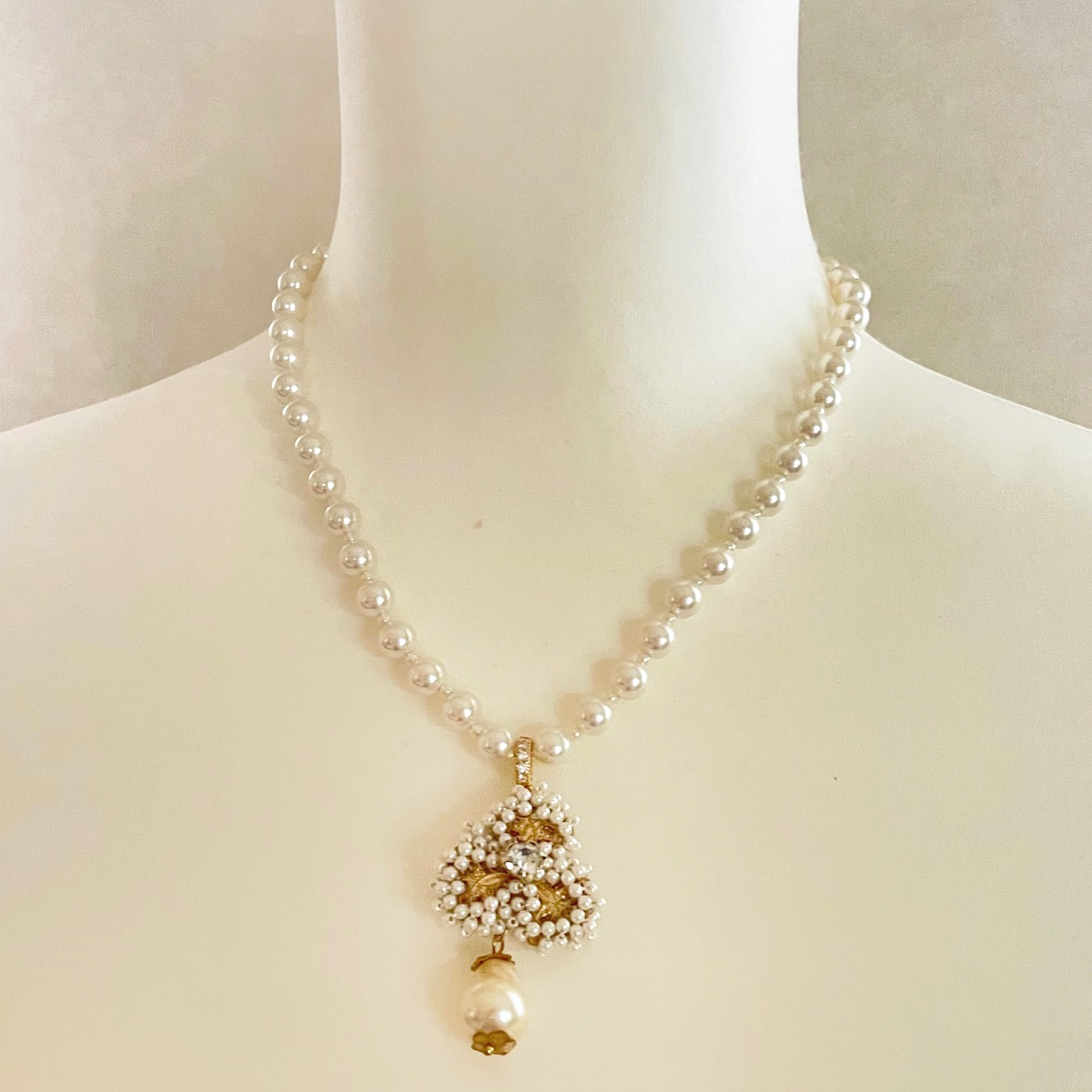 コスチュームジュエリーパールネックレスパールのトリフォリウムネックレス