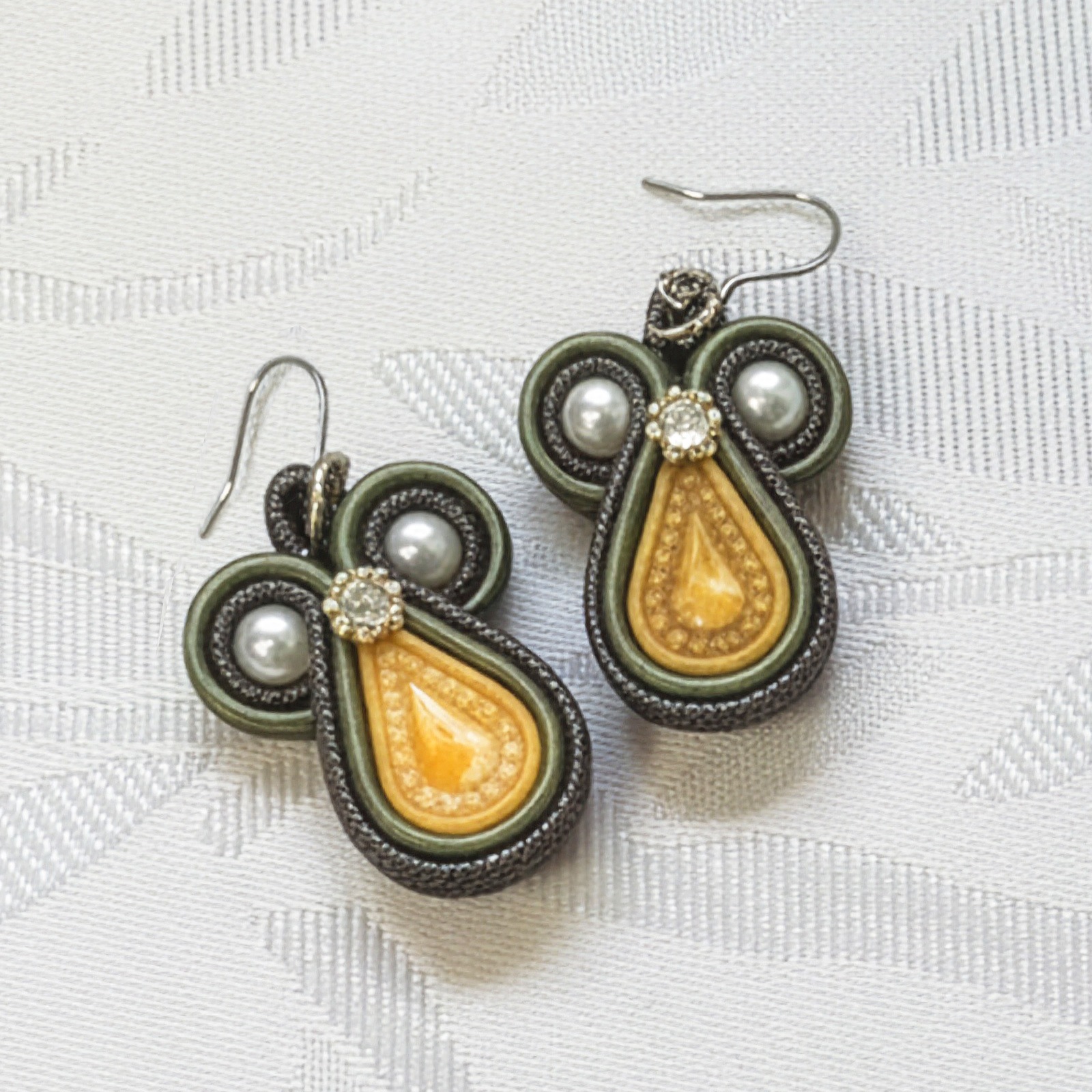 ソウタシエイヤリング～ラスティック（ターコイズ）～