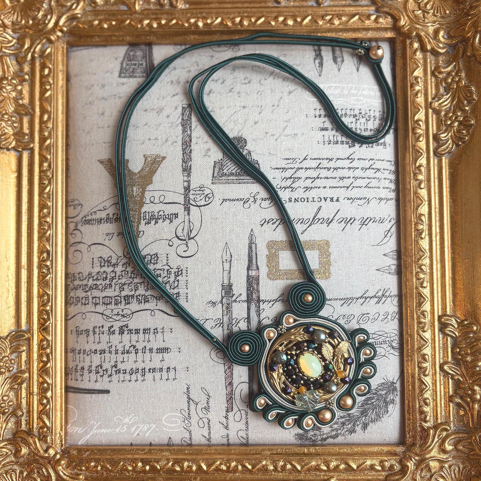 Lumiere abyssale Necklace