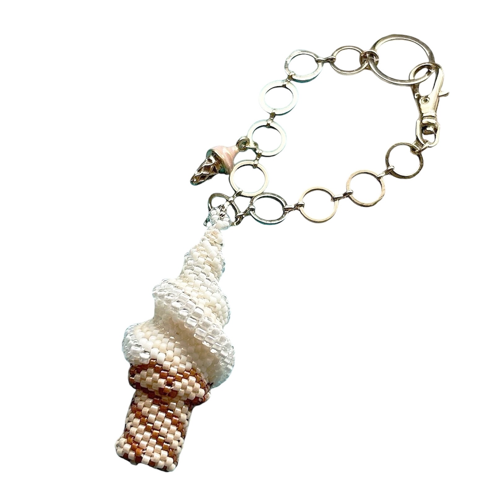 ビーズステッチで編むソフトクリームのバックチャーム 抹茶