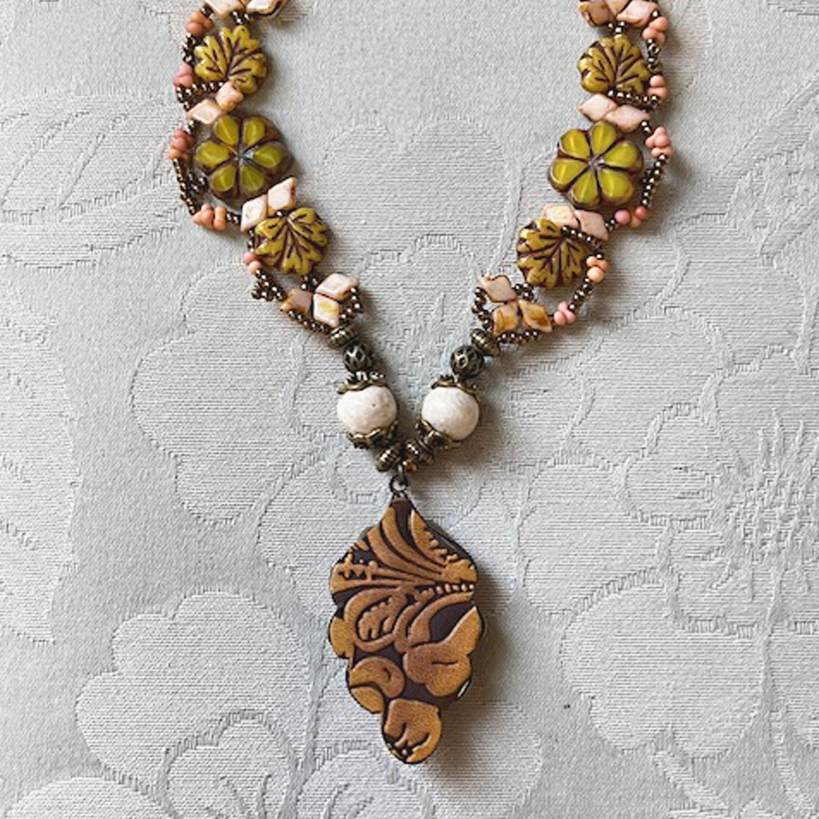 ビーズステッチで作る～颯（はやて）～ うぐいす色