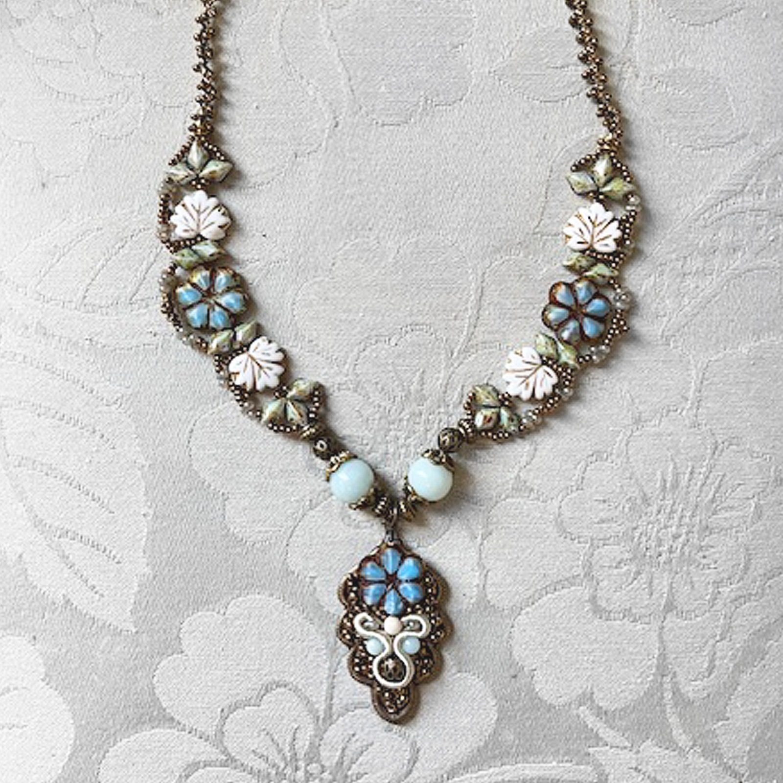 ビーズステッチで作る～颯（はやて）～ うぐいす色