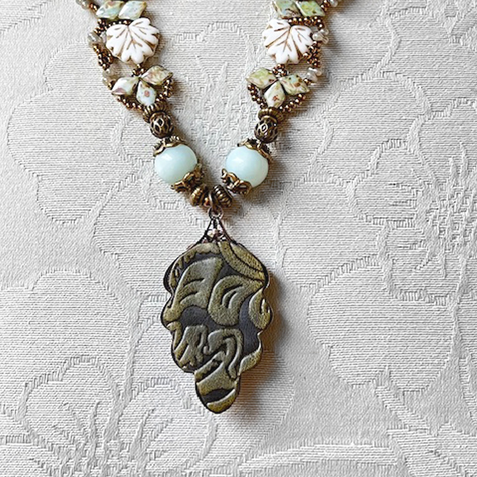 ビーズステッチで作る～颯（はやて）～ 薄藍色