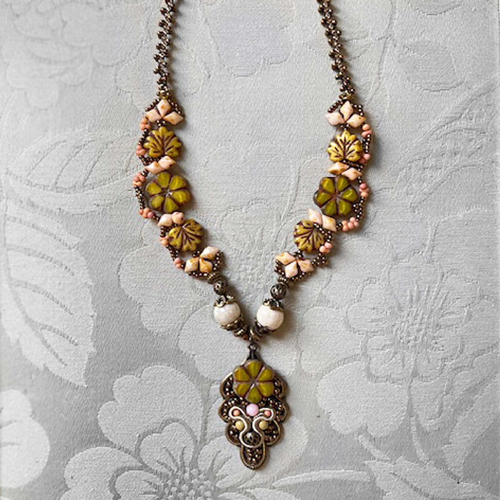 ビーズステッチで作る～颯（はやて）～ 薄藍色