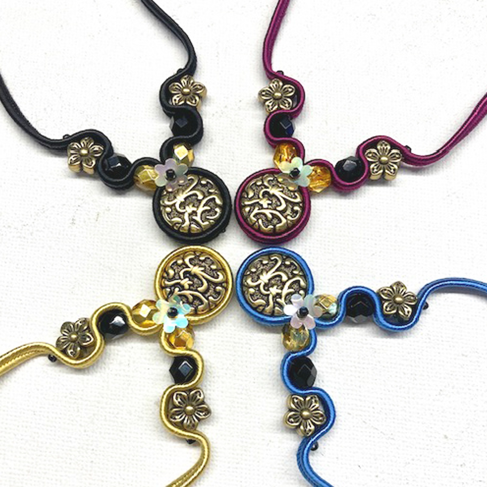 S字ウェーブネックレス ~アロマ~ ブルー ※針糸付