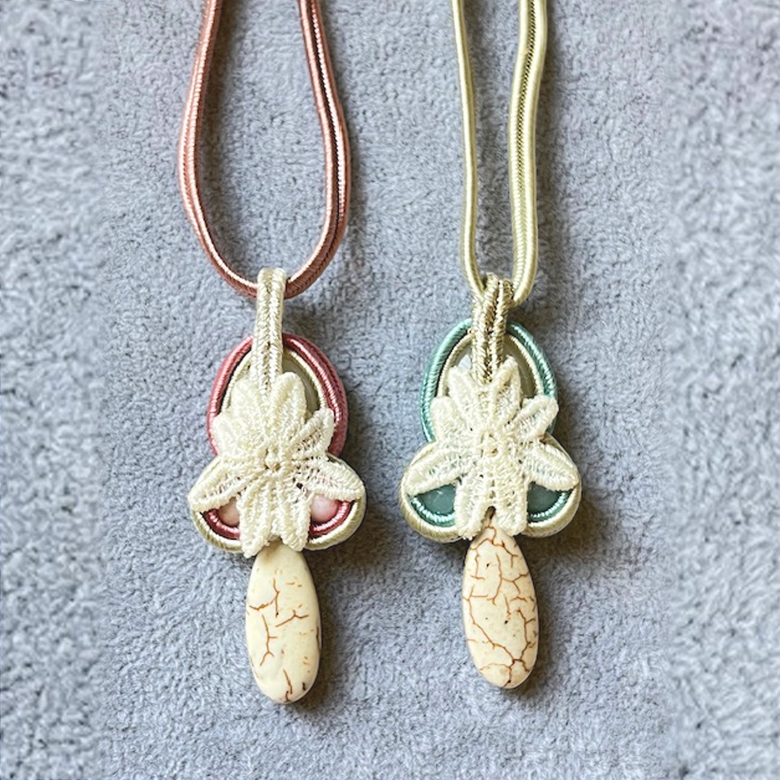 ソウタシエで作るペンダント（針糸入り）～クリオネ～ ブルー