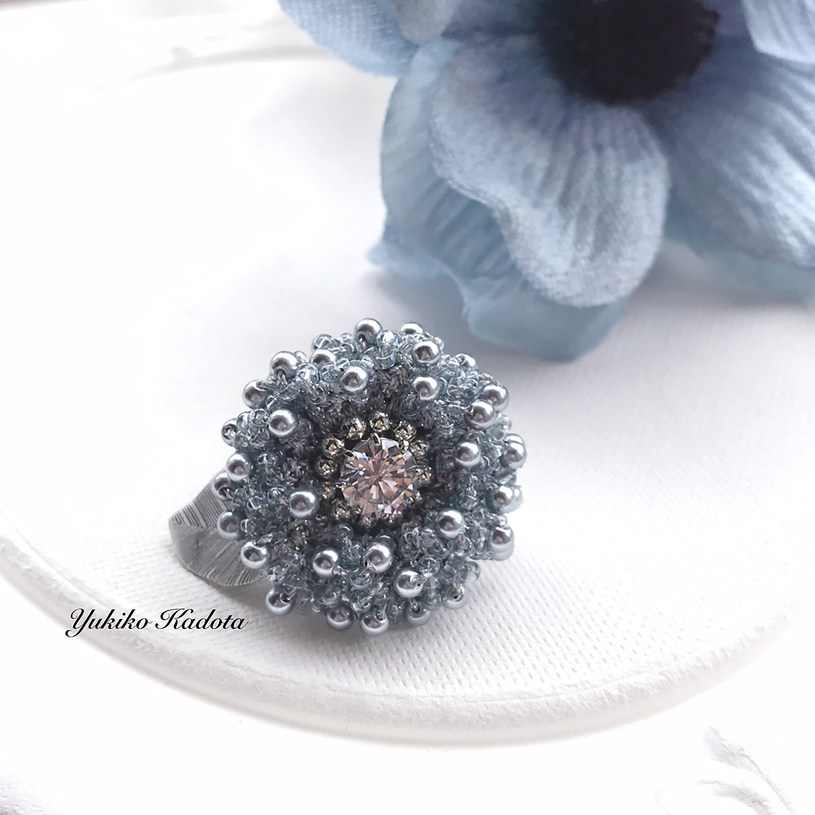 円形編みで編むスリールリング アンティークローズ