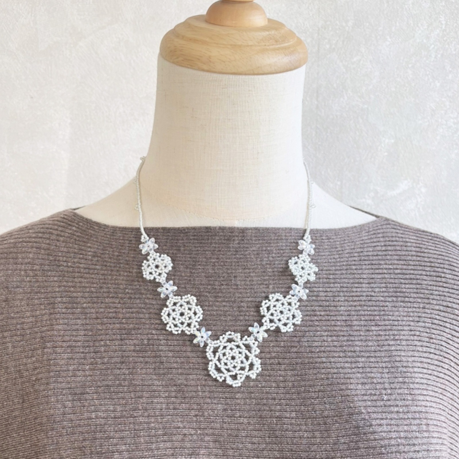 lace flower ～pearl gray～