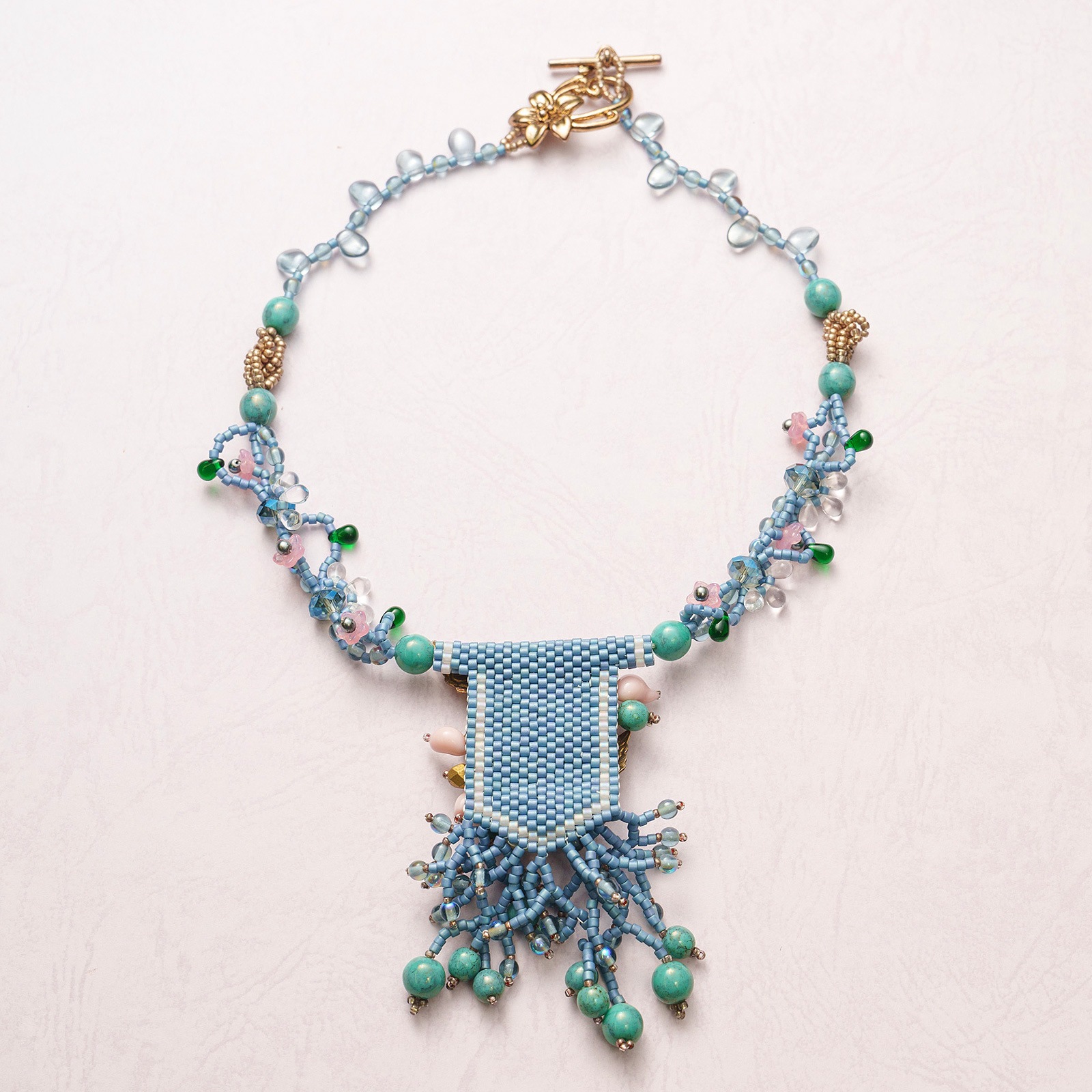 フラワータペストリーネックレス