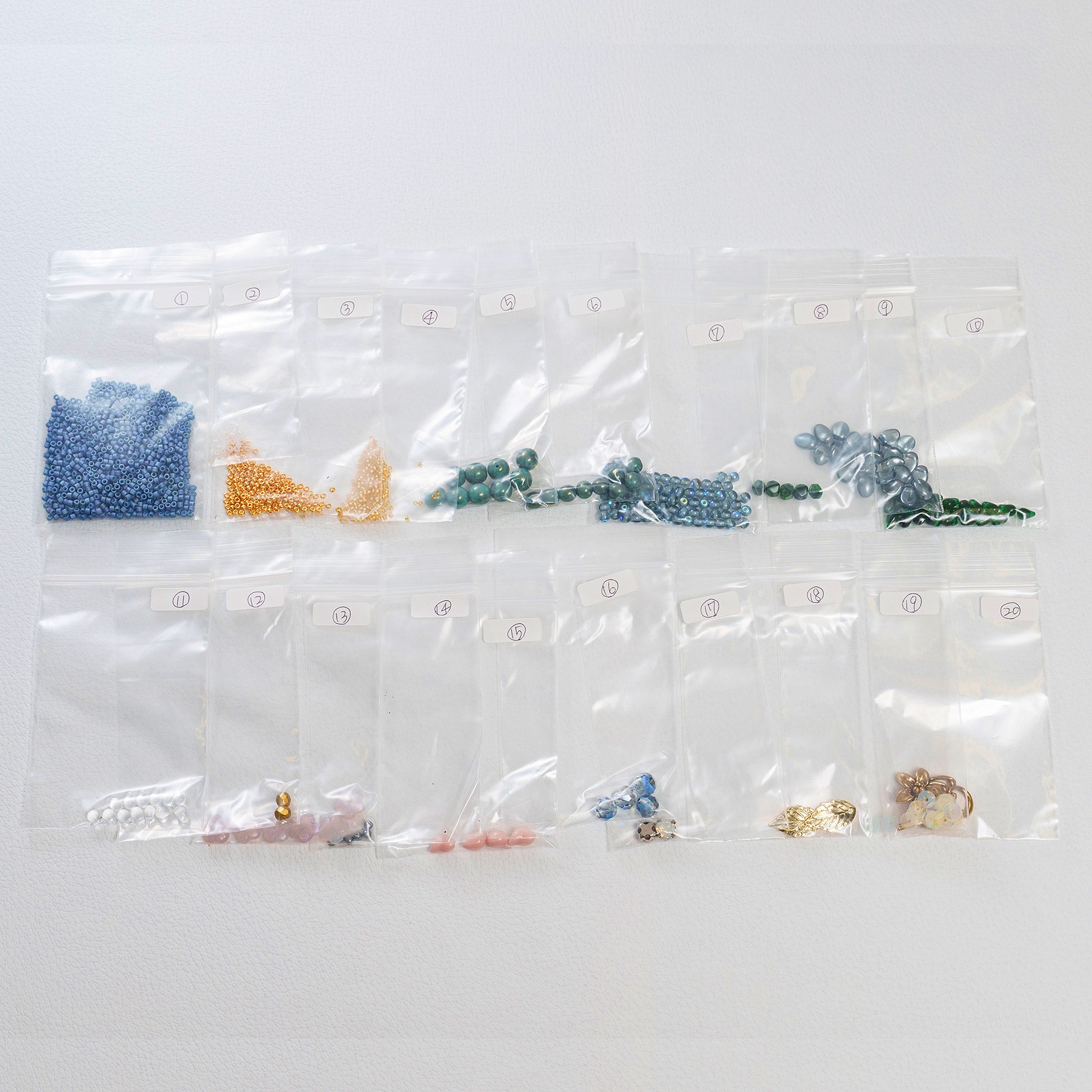 フラワータペストリーネックレス