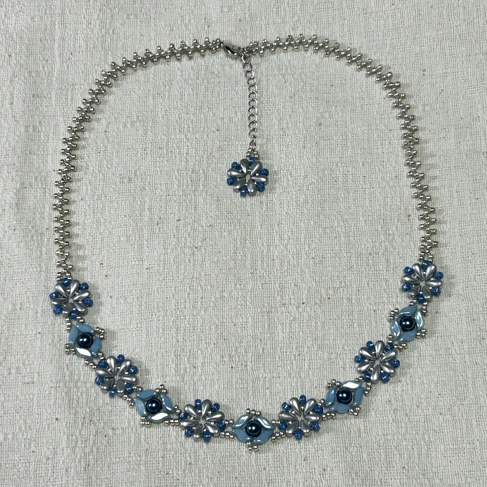 Flower Line Blue