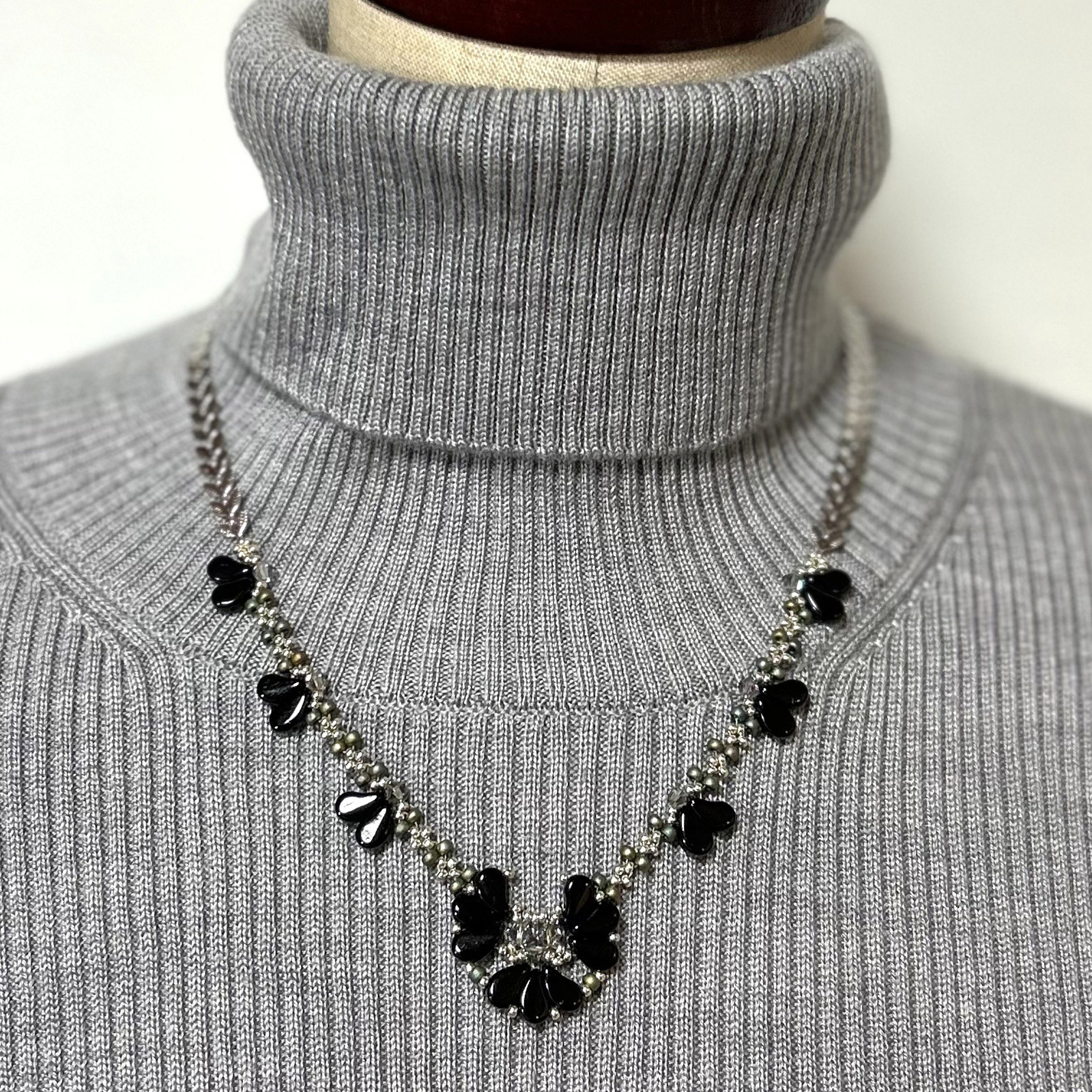 Fiori e petali／Nero