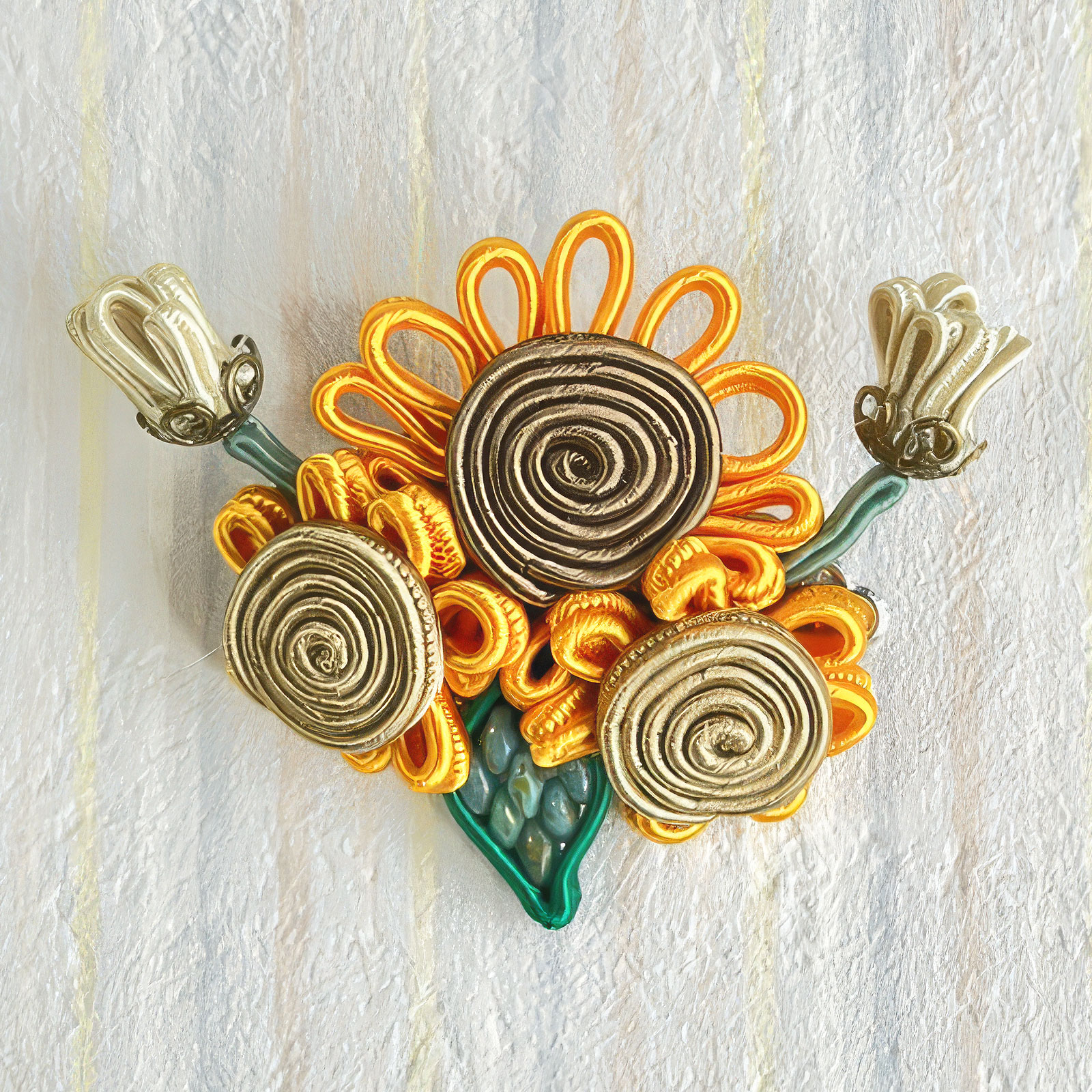 スパイラルシェイプで作るブローチひまわり畑