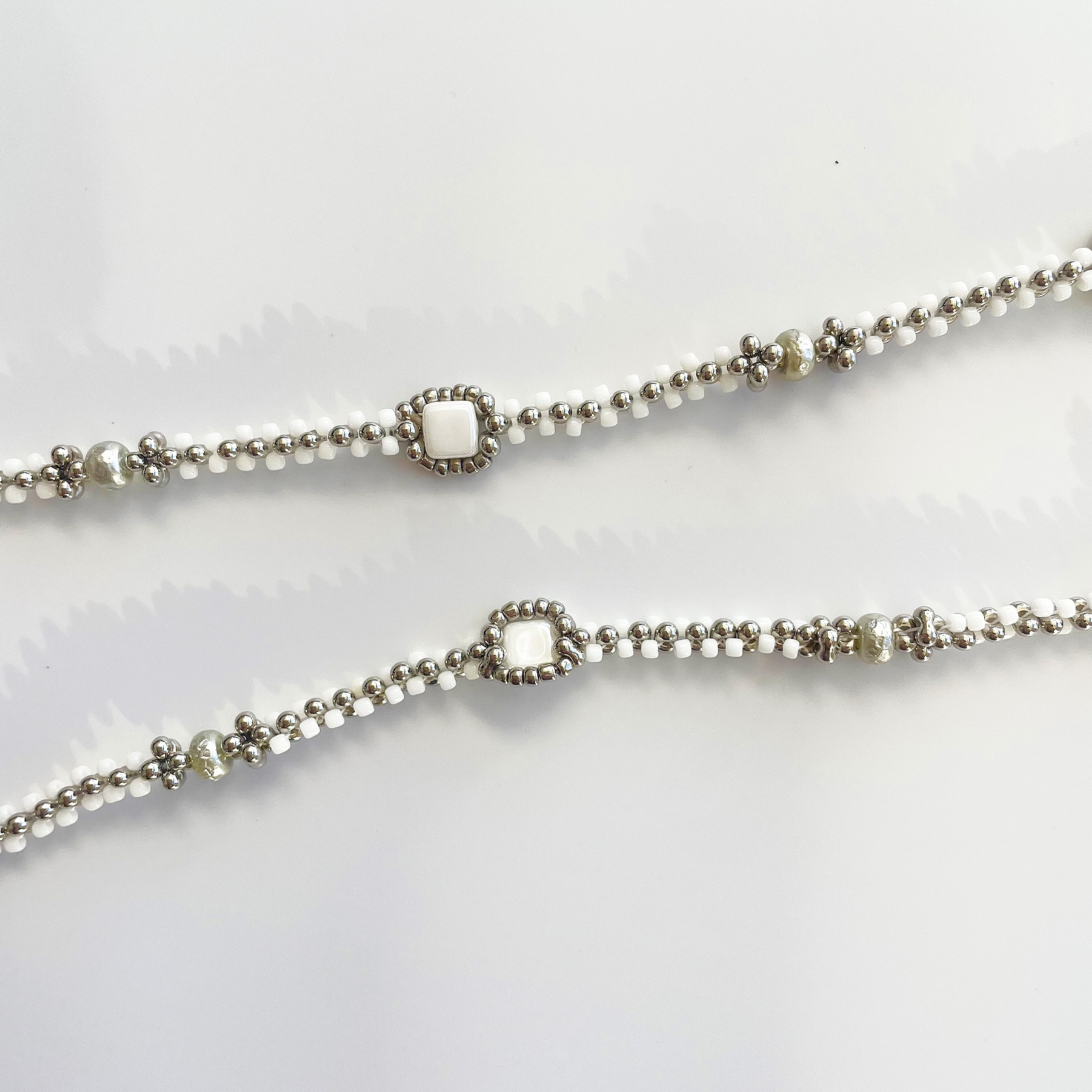 ホワイトスクエア ネックレス