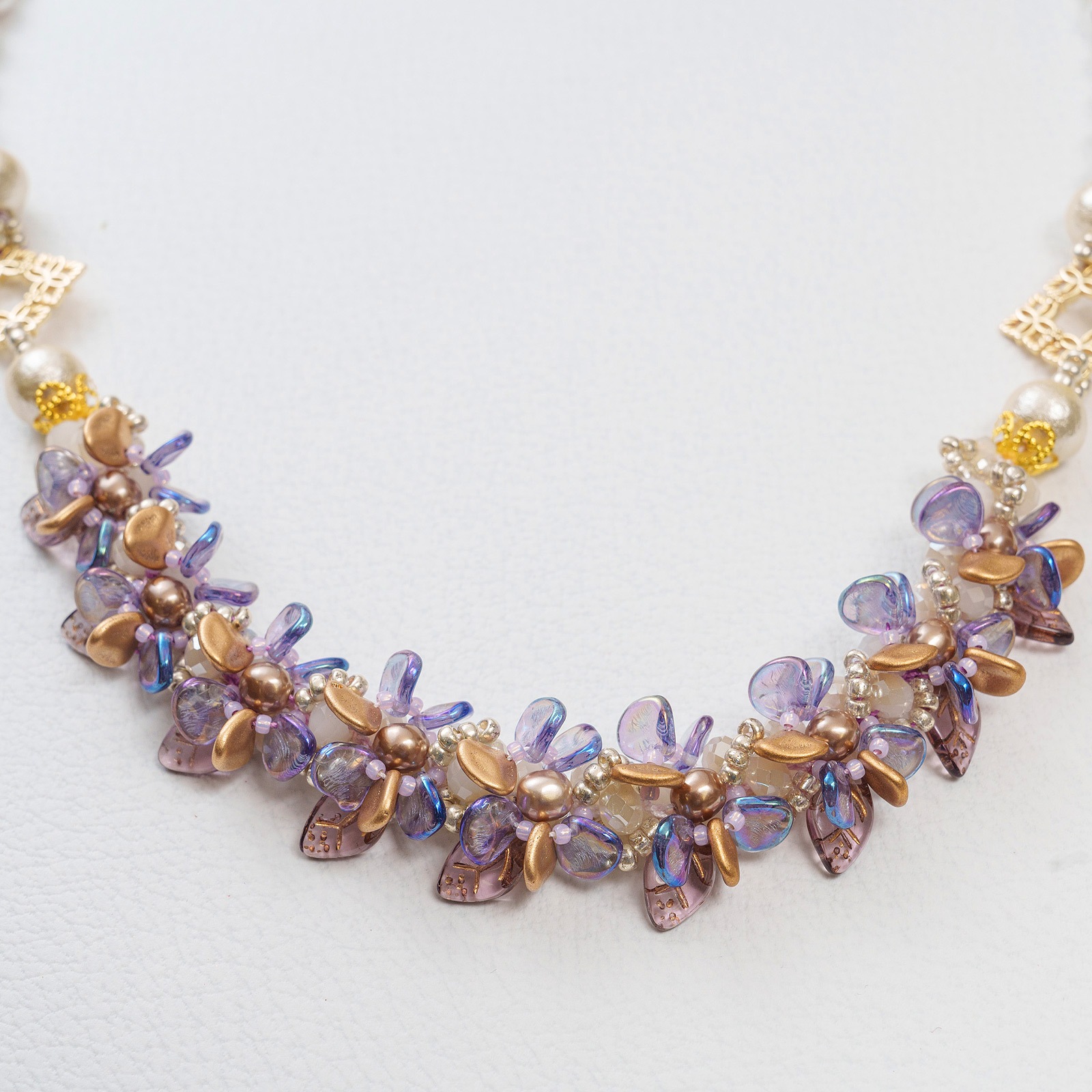 ペレンクロッシェの増減花＊花ネックレス パープルゴールドver.