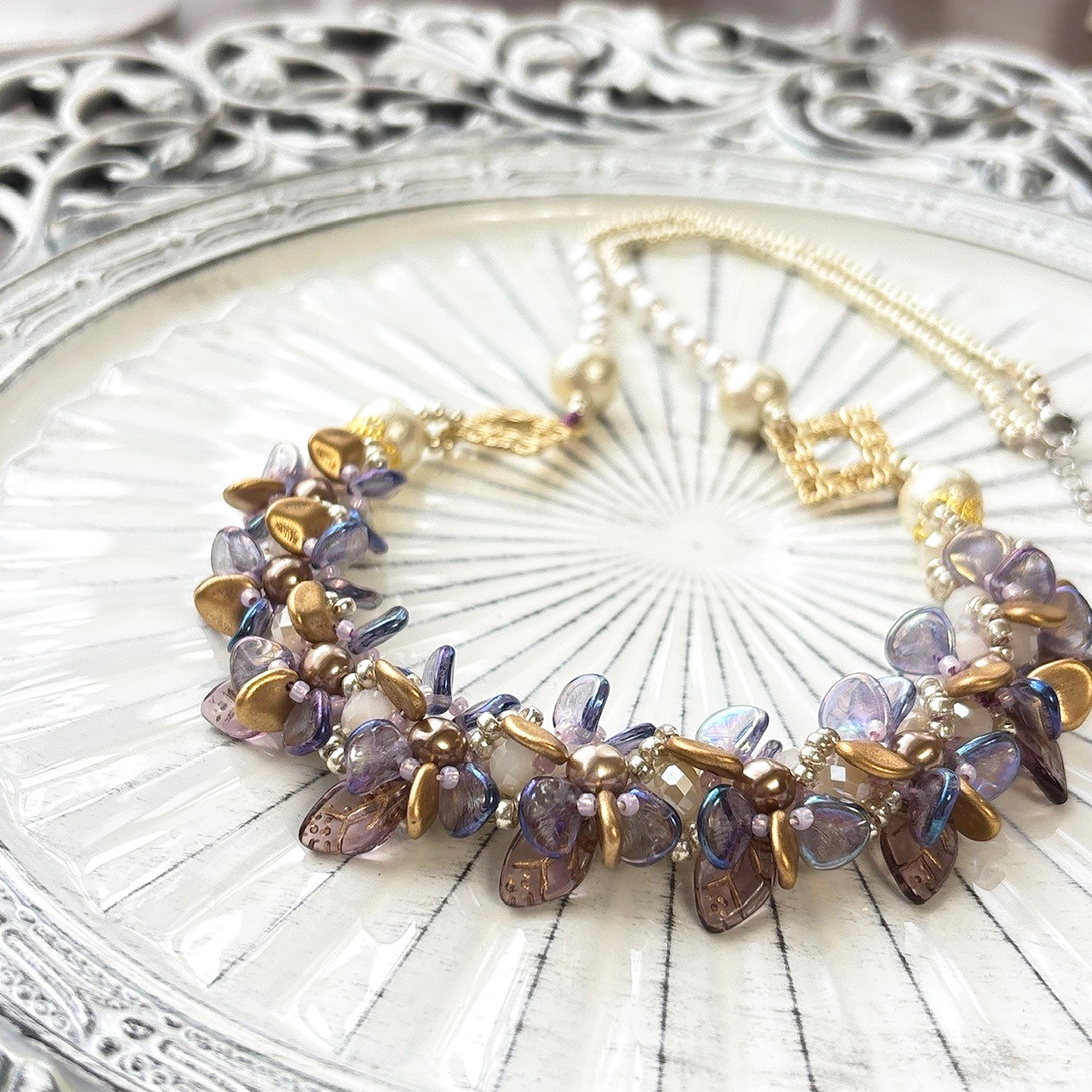 ペレンクロッシェの増減花＊花ネックレス パープルゴールドver.