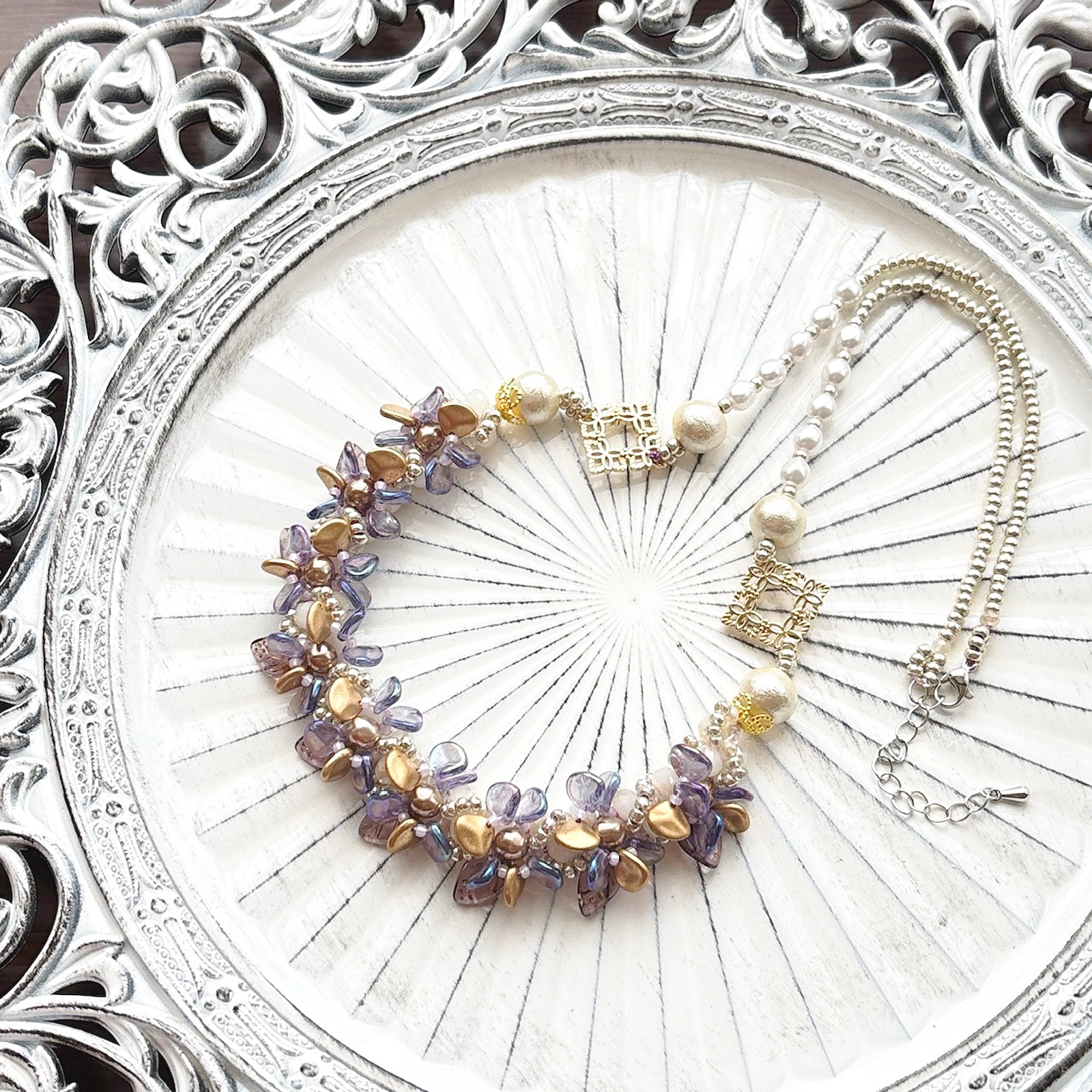 ペレンクロッシェの増減花＊花ネックレス パープルゴールドver.