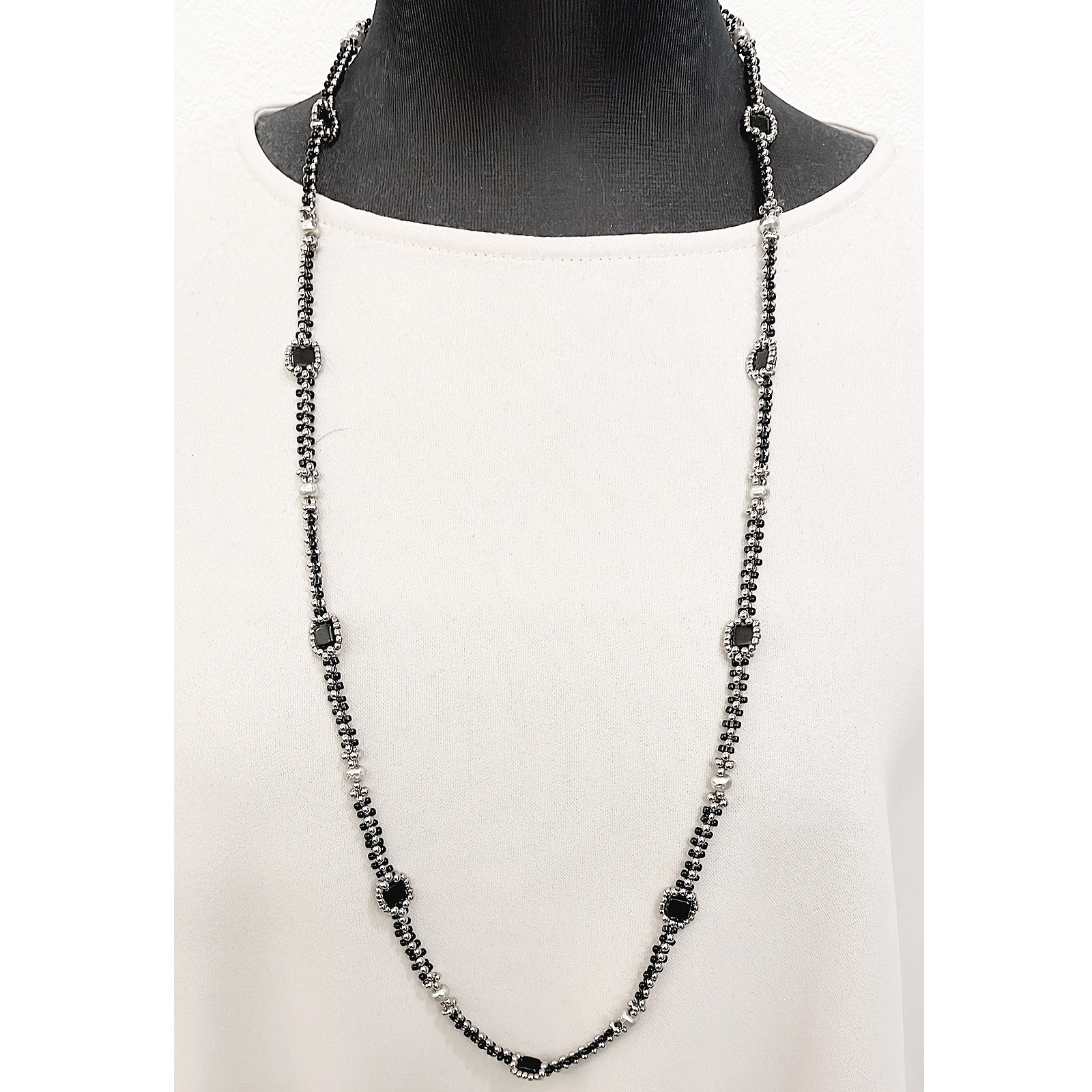ブラックスクエア ネックレス