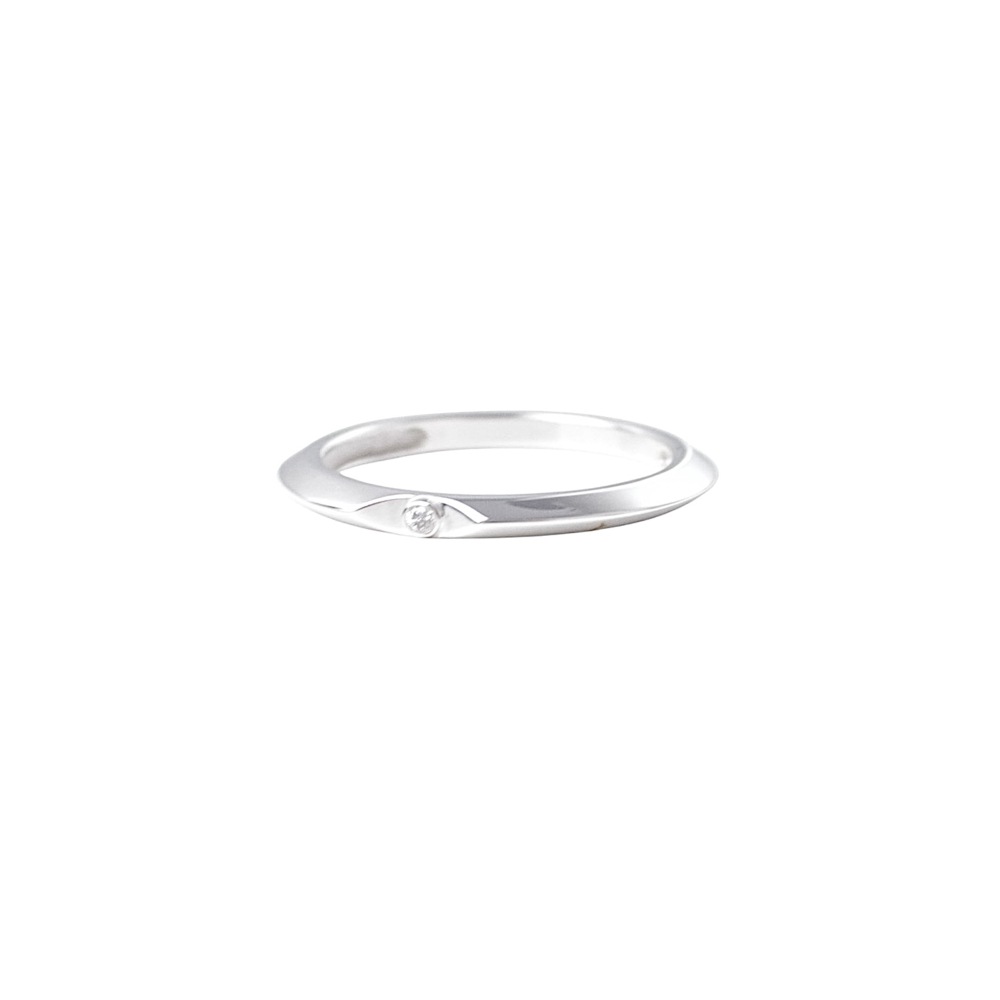 ephemeral エフェメラル triangle eye ring (with daiamond)
