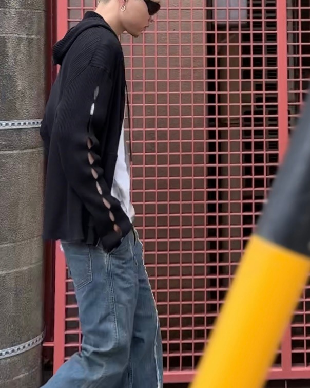 NVRFRGT ネヴァーフォーゲット 24SS CUT OUT RIBBED ZIP-UP HOODIE