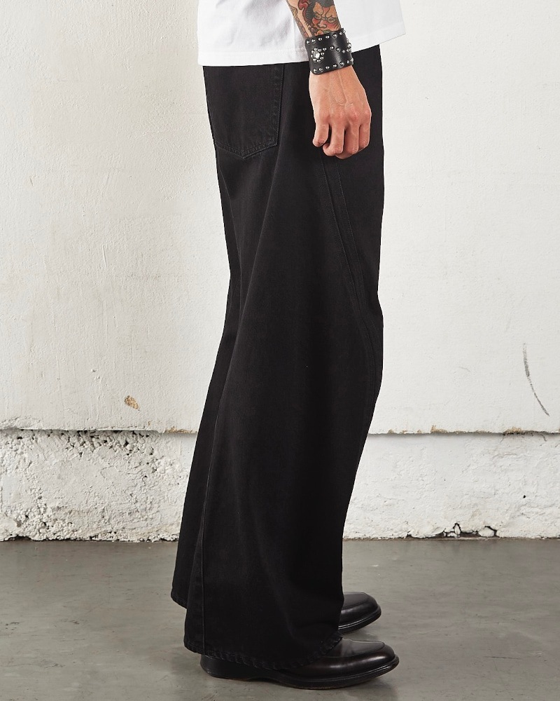 NVRFRGT ネヴァーフォーゲット “3D TWISTED JEANS NVRFRGT ネヴァーフォーゲット 3D TWISTED WIDE LEG JEANS