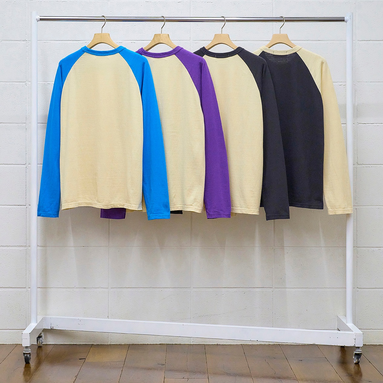 UNUSED アンユーズド 25SS US2475 Raglan long sleeve T-shirt