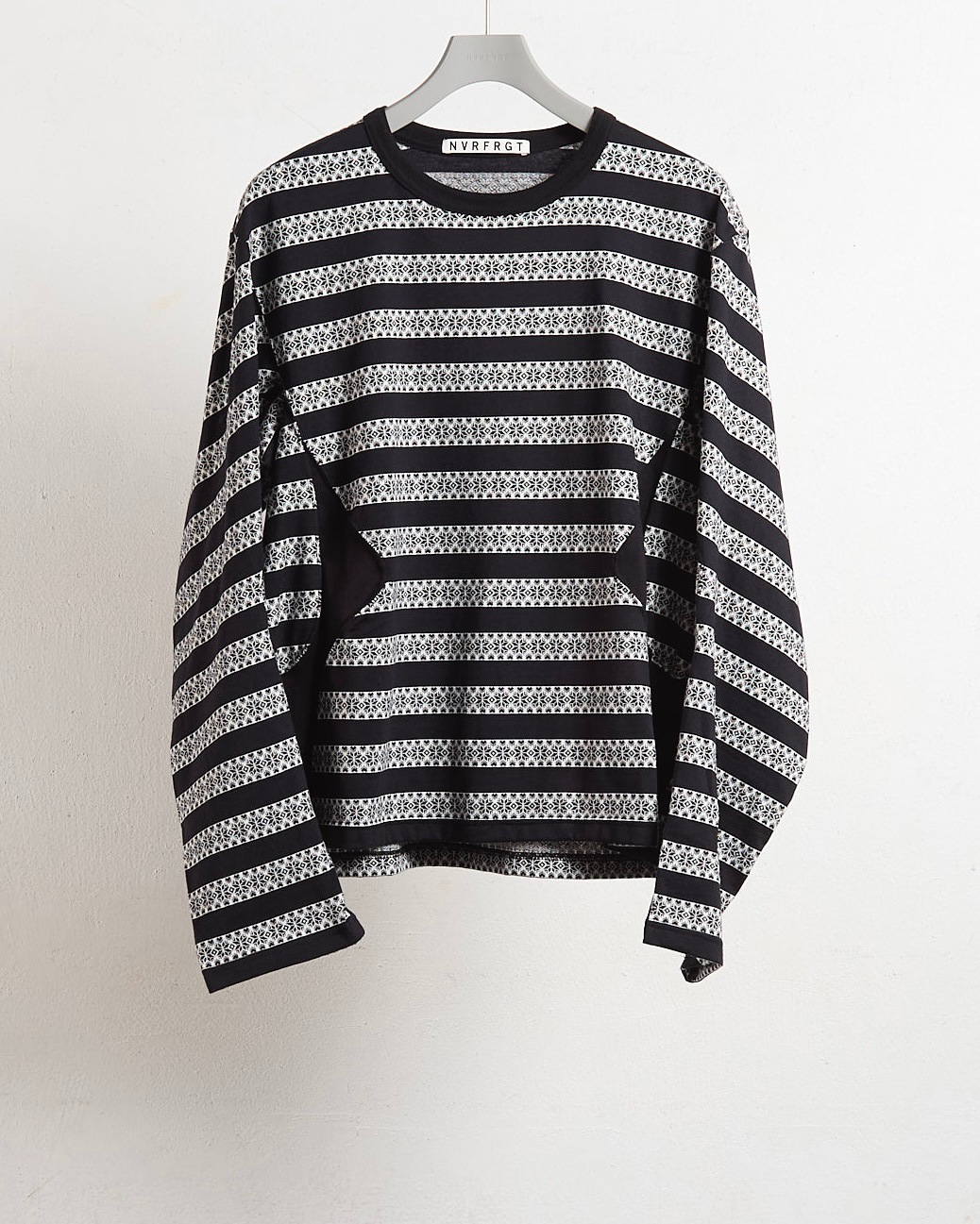 男の子向けプレゼント集結 NVRFRGT ネヴァーフォーゲット 25SS NORDIC PATTERN JACQUARD トップス