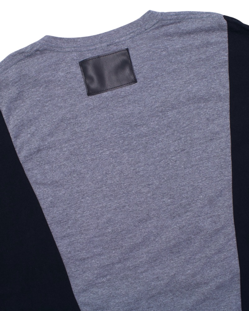 GVGV BLACK ジーヴィージーヴィーブラック T-shirts (GREY×BLACK)