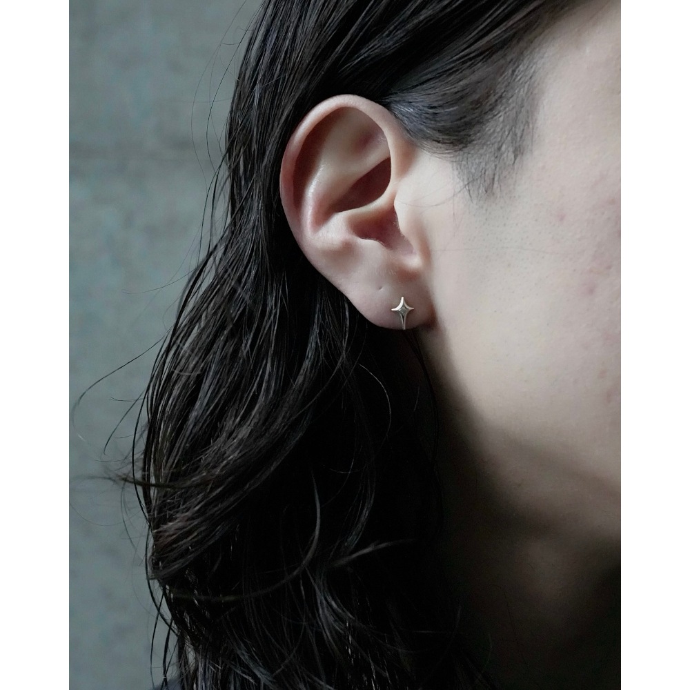 ephemeral エフェメラル sparkle pierce gold (with daiamond) 