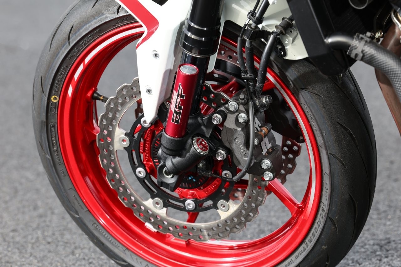 SHOWA BFF(Balance Free Frontfork) | Z900 | ADVANTAGE