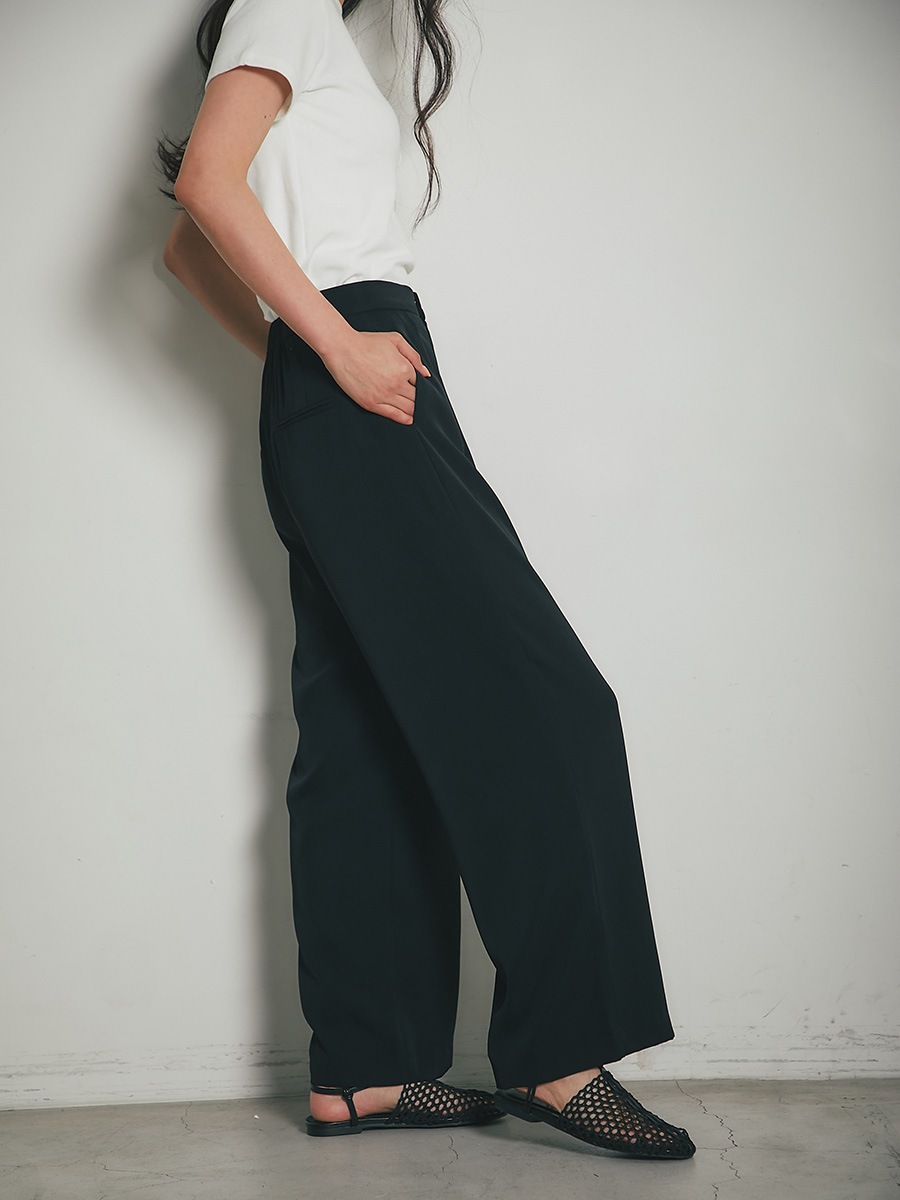 タックストレートパンツ | Pants | AEFRE