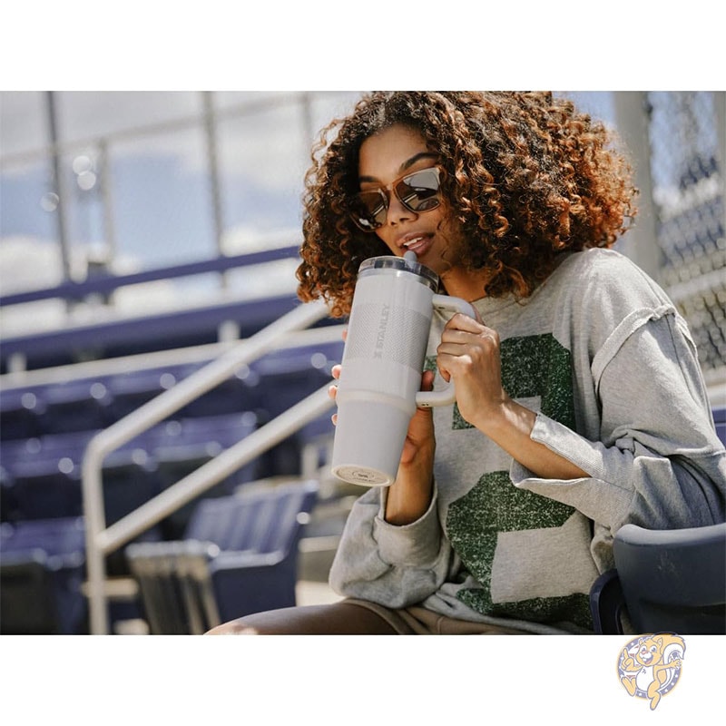 Stanley スタンレー タンブラー ウォーターグラス Quencher ProTour フリップストロータンブラー 漏れ防止蓋付き 30オンス 887ml 内蔵ストローとハンドル 断熱ステンレススチールカップ BPAフリー ローズクォーツソリッド