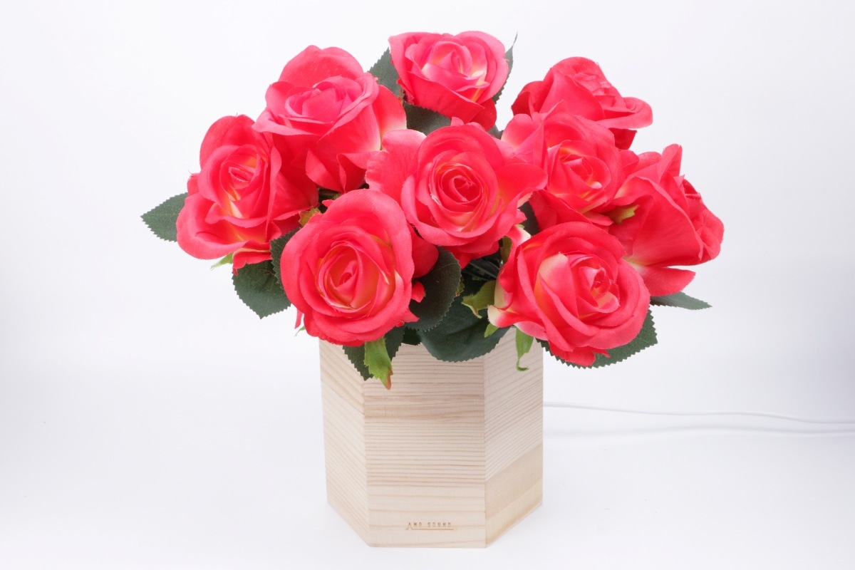 イルミネーションフラワー　ブーケアレンジメント　バラ（赤）9本セット　　木製花瓶付　　　　　　