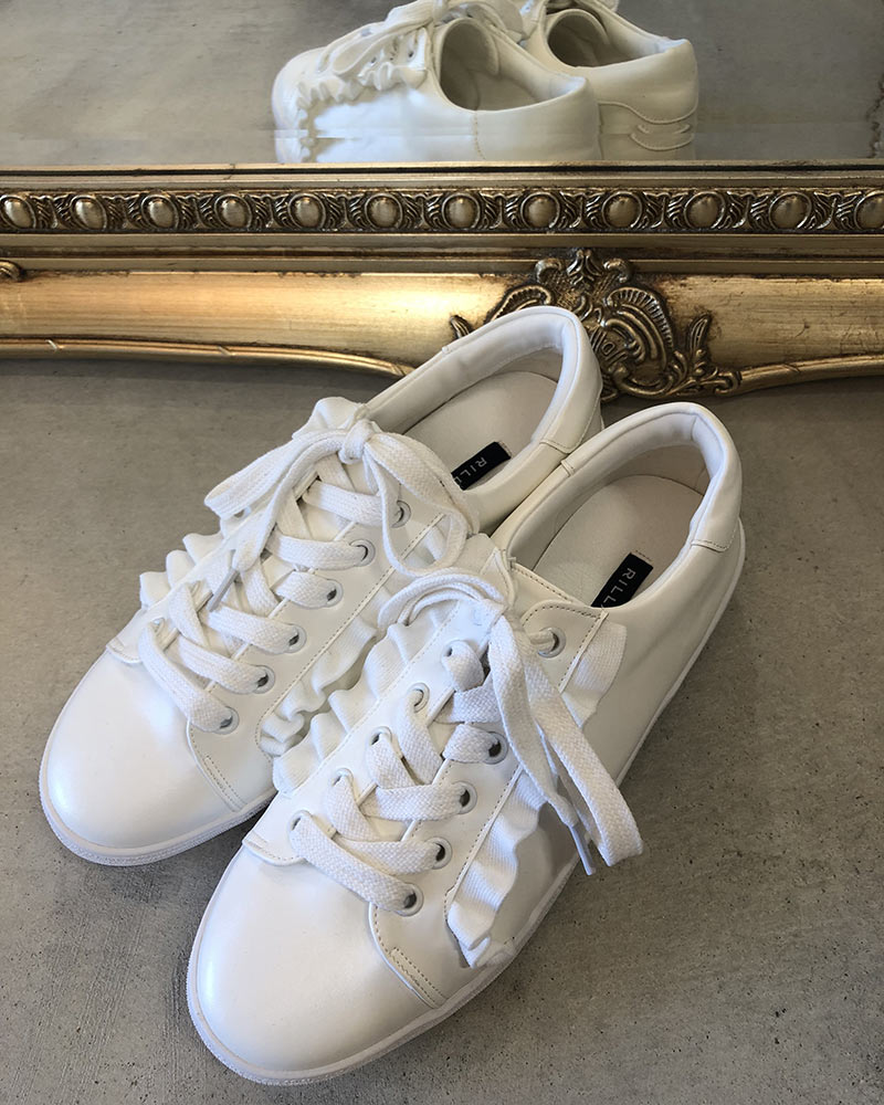 フリルスニーカー