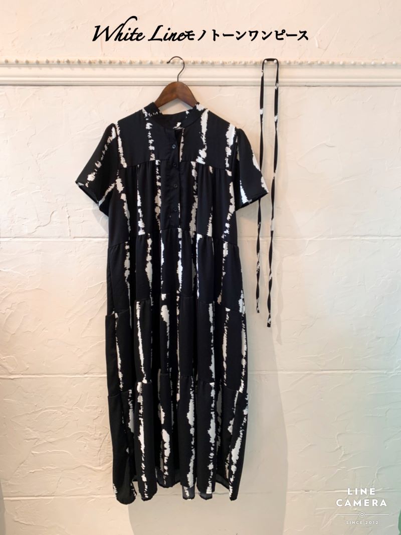 White Lineモノトーンワンピース