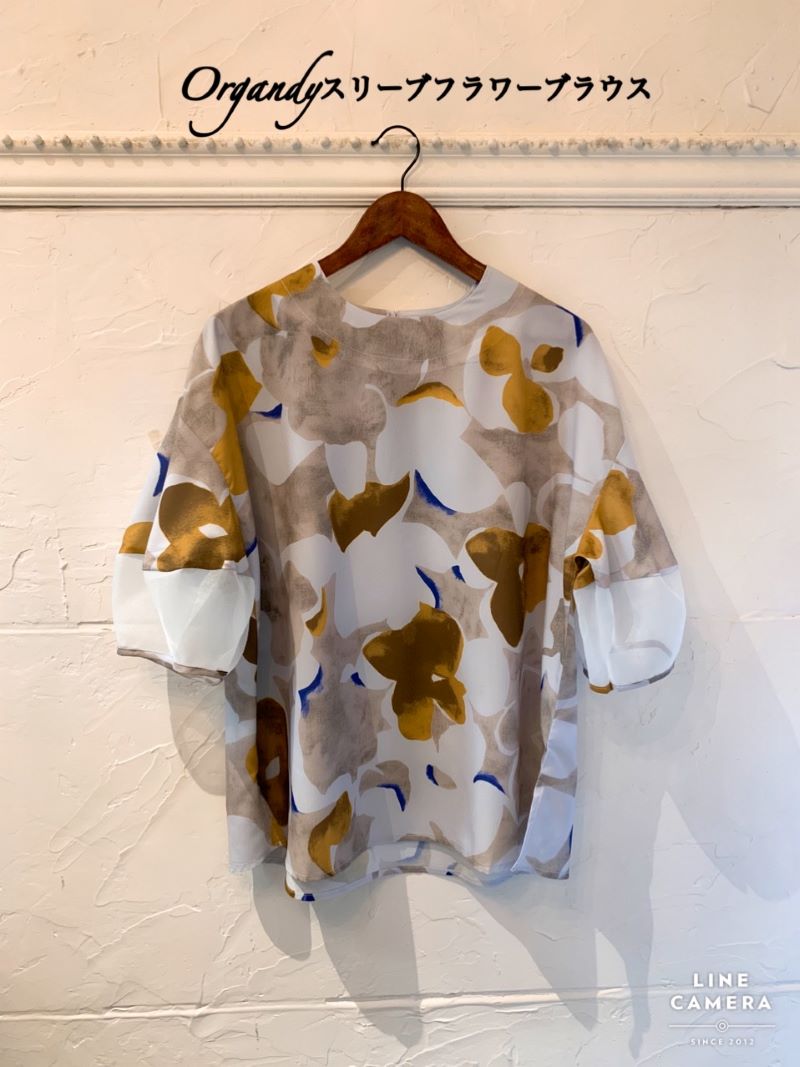 Organdyスリーブフラワーブラウス