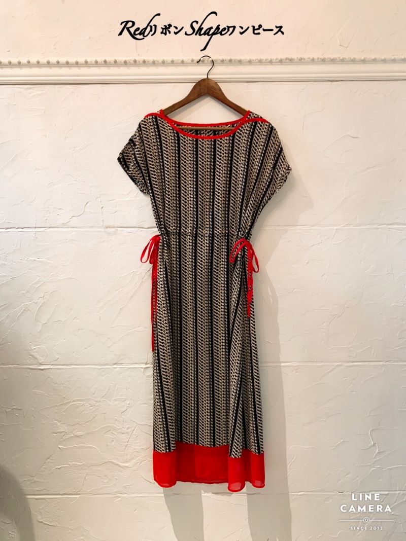 RedリボンShapeワンピース