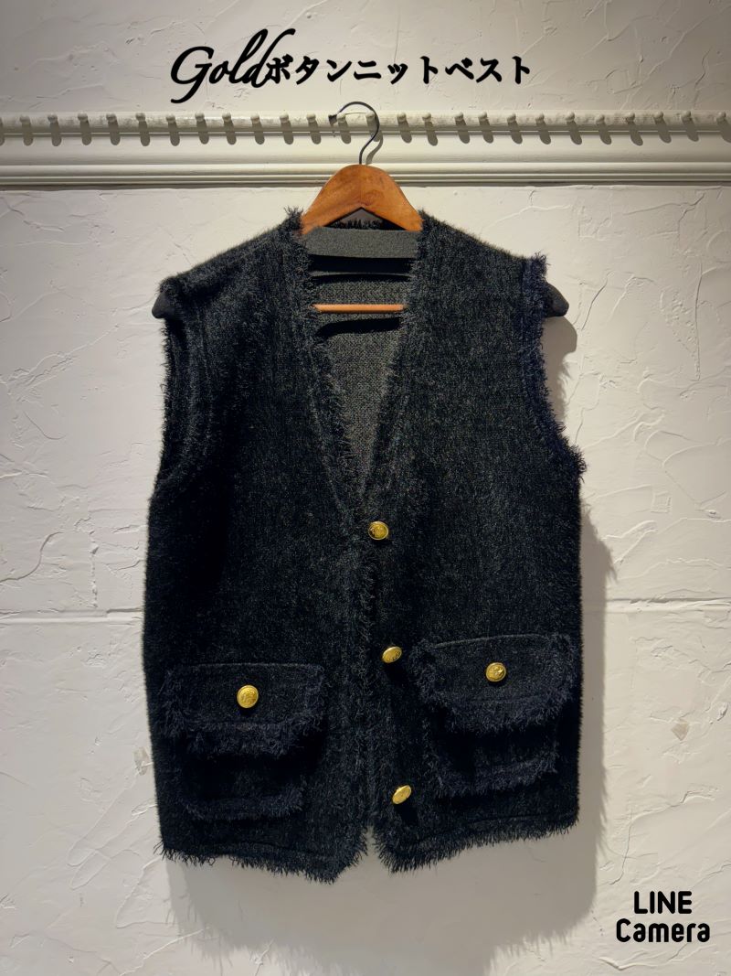 Goldボタンニットベスト