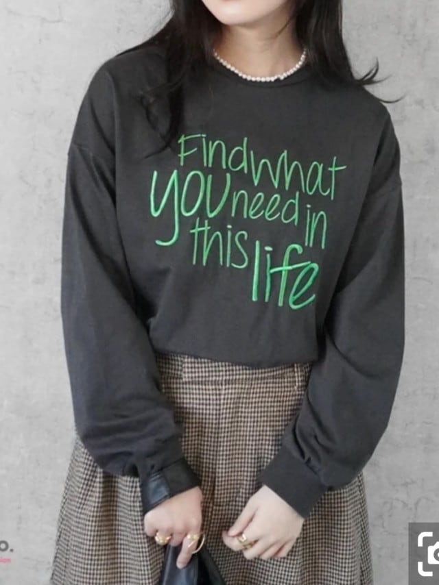 EmbroidLetterLogoTシャツ