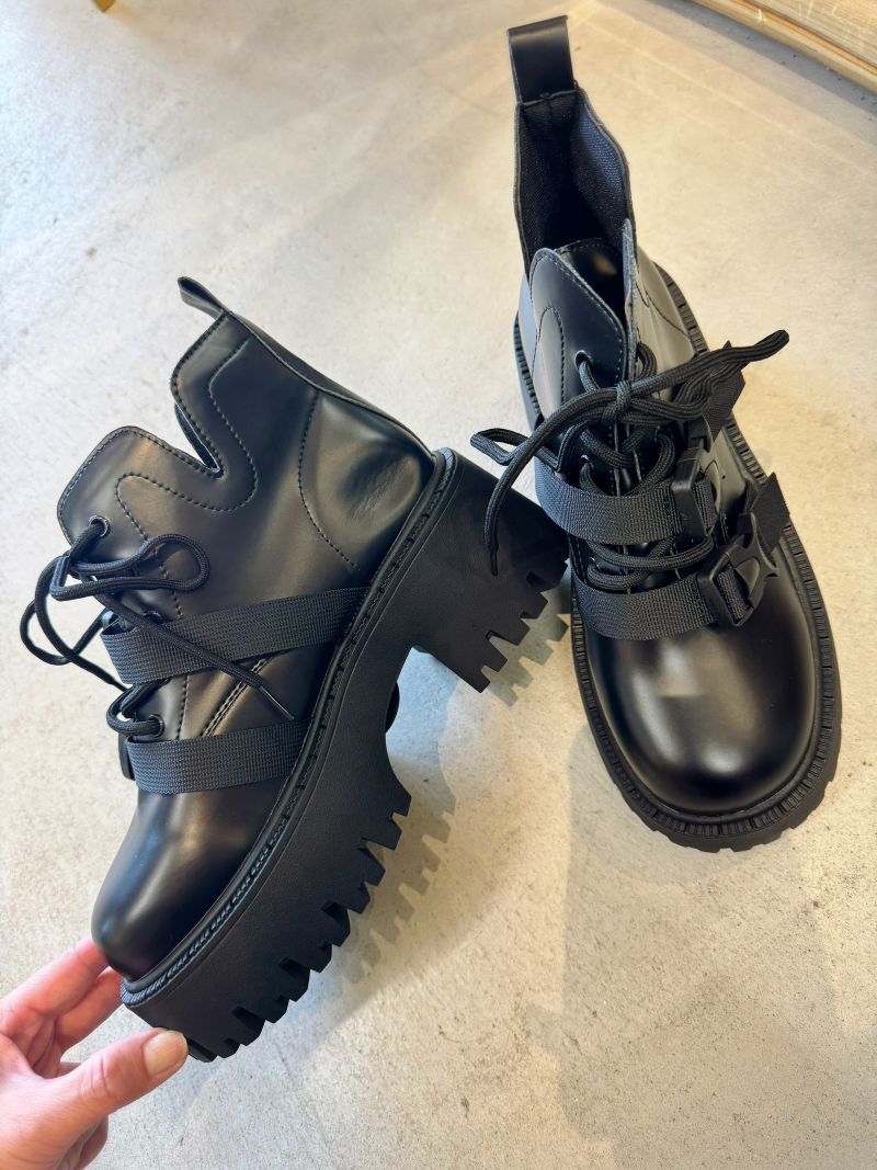 BeltデザインShortブーツ