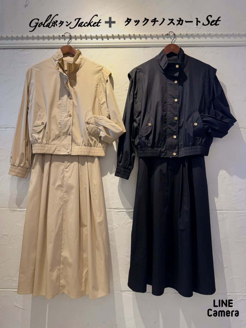 GoldボタンJacket+タックチノスカート
