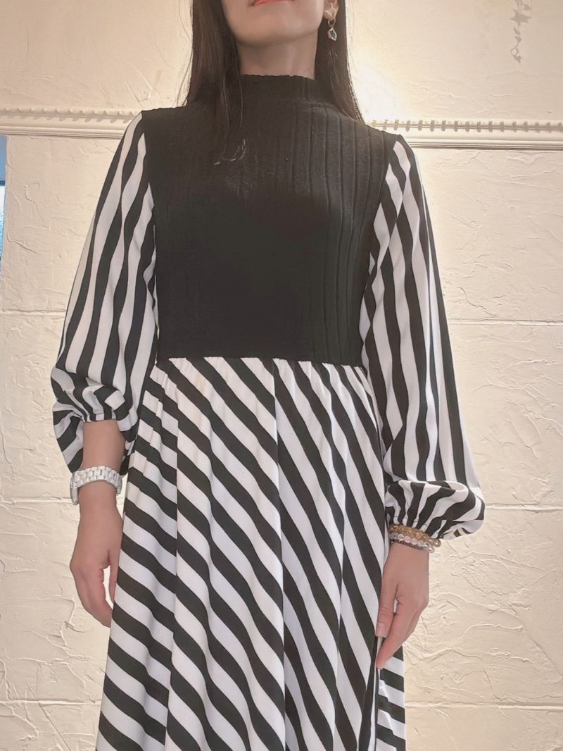 Blackニット×StripeMixワンピース